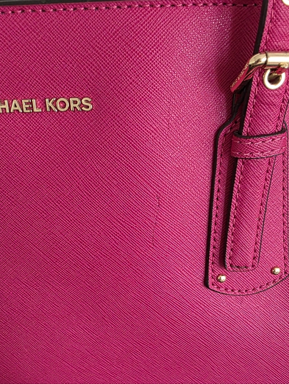 Michael Kors Voyager Pink Saffiano Leather Tote With Gold Accents - Picture 2 of 9